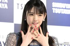 道重さゆみ、ミニ丈ルームウェアで美脚披露 寝そべりショットに「可愛すぎ」とファン悶絶