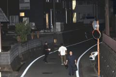 玄関開けたら外国人風の男が「お金」「財布見せろ」と切りつけ逃走、女性２人死傷…佐賀県警が強盗殺人事件として捜査
