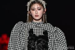 ゆうちゃみ、網タイツから見せる脚線美 煌めくド派手コーデに「さすがの着こなし」「スタイル良すぎ」の声【TGCあいち・なごや2026】のイメージ画像