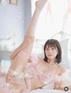 江口いちご、祝・フォロワー10万人突破！記念の“大胆脚上げショット”にファン悶絶「魅力的で綺麗」のイメージ画像