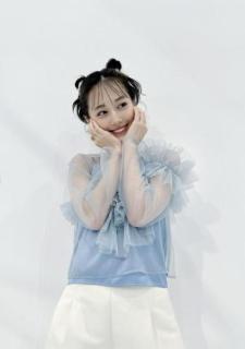 山下美月、大好きな水色を着てハッピー！天使でしかないキュートな笑顔にメロメロ
