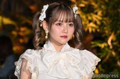 佐藤ノア、アメスリで肌見せコーデ「透明感爆発」「理想の肩ライン」と反響