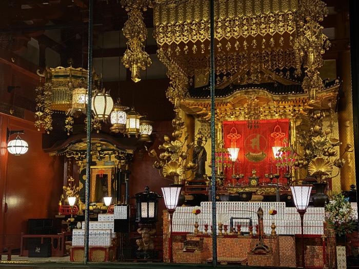浅草寺の本堂内部の宮殿のイメージ画像