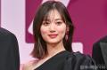 山下美月、美脚際立つミニスカバニー..