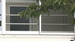 再逮捕の盗撮教諭、“小型カメラ”3台で計4回、複数の児童の着替え姿を盗撮…ペン型・モバイルバッテリー型などの小型カメラをネットで購入し犯行【高知・土佐市】