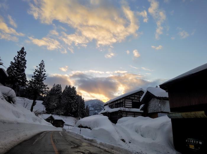 上平 束の間の陽光のイメージ画像