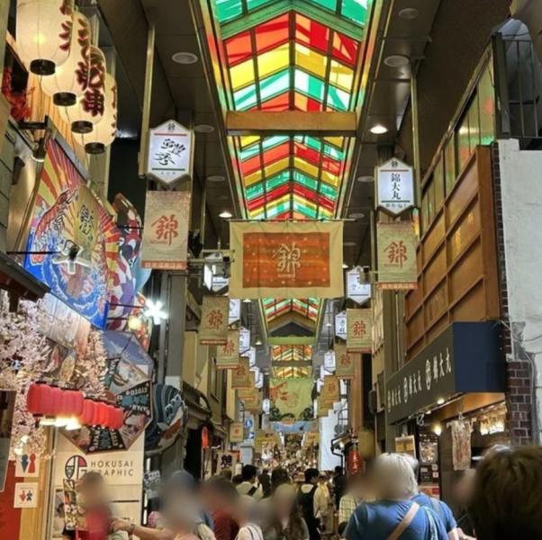 〈京都の伝統崩壊の危機〉地元民からは「もう来たくない」の声も…外国人観光客増加で“京の台所”が様変わり