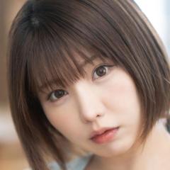 えなこ、制服が大胆にはだけランジェリーがあらわに「これはずるい！」「攻めてて最高」「エロかわいい」