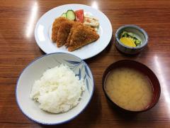 安倍元首相が食べに行った大衆食堂のハムカツ定食がマジでウマイのイメージ画像