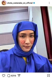 「令和版ハットリくだ」Snow Man渡辺翔太、青頭巾にぐるぐるほっぺの忍者姿にファン歓喜“しょっぴー似合いすぎ”“笑いすぎてお腹いたい”