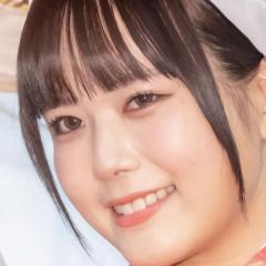 東雲うみ、自慢のバストとヒップをデニムから解放！Tバックビキニに「素晴らしい」「ウエストからヒップのラインが好き」