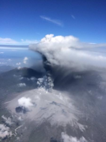 新燃岳｢けさから火山性微動｣地震も相次ぐ 再び噴火のおそれ
