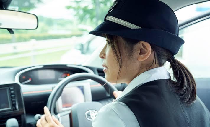 タクシー運転手女性警察官微罪