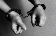 危険運転致傷の疑いで29歳男を現行犯逮捕 酒を飲んで車を運転し乗用車に追突、さらに歩行者もはねた疑い 新基準超えるアルコール検出のイメージ画像