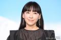 麻生久美子、金髪ロング＆つけまつ毛でギャルに変身「誰かと思った」「ノリノリで可愛い」と注目集まる