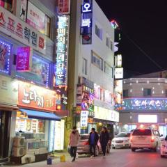 韓国ドラマ・映画で人気の俳優チョ・ジヌンが引退を表明。過去の非行問題を謝罪のイメージ画像