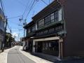 直方 懐かしさが蘇る通りの風景