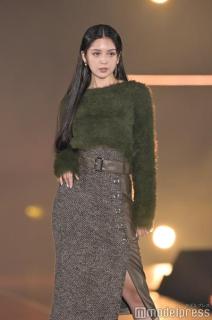 Lapillusシャンティ、美髪なびかせ爽やかランウェイ 美貌見せつける＜GirlsAward 2023 A／W＞
