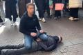 アムステルダムで起きた刺傷事件で、..