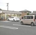 かがんで草むしり中…コンビニの駐車..