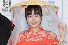 東雲うみ、デニムから美ヒップ大胆露出「インパクトすごい」「神々しい」と反響のイメージ画像