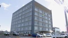 勤務先の中学校でプールの女子更衣室の隙間からスマートフォンを…着替えを盗撮しようとした疑いで講師を逮捕 学校は当面プールの授業を中止 愛知・みよし市