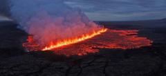 アイスランドで火山噴火 今後数百年続く恐れも