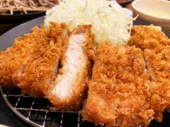 すかいらーく系列のとんかつ屋「とんから亭」はカレーかけ放題！ これは本腰を入れて展開したら流行る!!