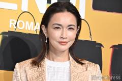 長谷川京子、ショーパンから美脚スラリ「スタイル抜群」「絵になる」と絶賛の声のイメージ画像