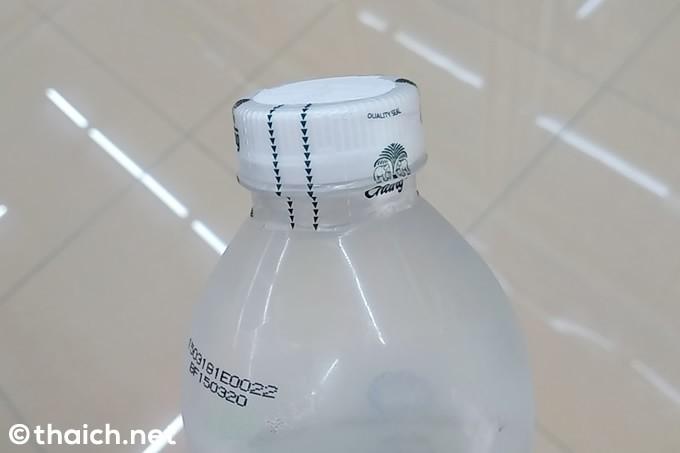 タイ 飲料水ペットボトルのキャップのフィルムが廃止へ