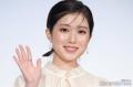 福本莉子、美脚透ける神秘的なワンピ..