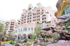 「東京ディズニーシー・ファンタジースプリングスホテル」全貌公開“魔法の泉”のほとりに立つ2軒のホテルに潜入のイメージ画像
