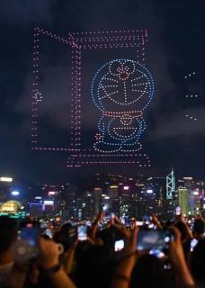 香港でドラえもんのドローンショーのイメージ画像