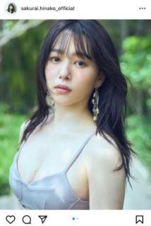 桜井日奈子、大人っぽい表情で美デコルテ際立つセクシー衣装のショット公開「素敵すぎる〜っ」のイメージ画像