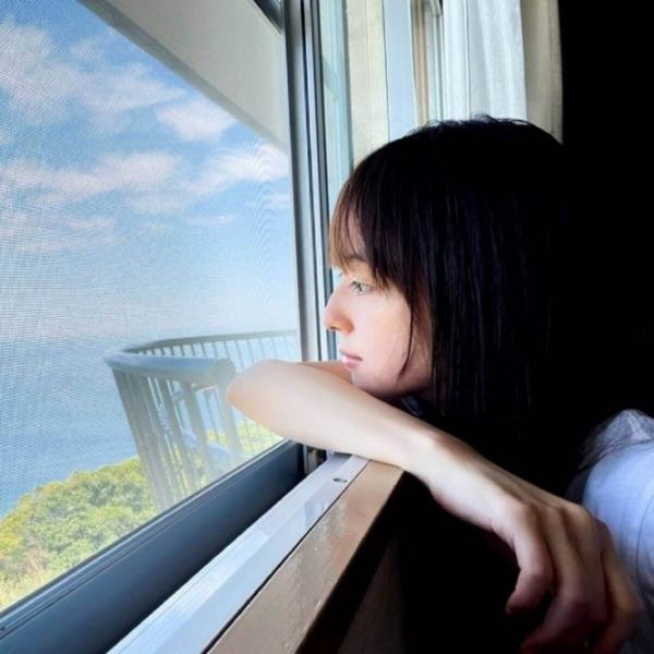 佐々木希、横顔写真を公開でファン惚れ惚れ「横顔が国宝」