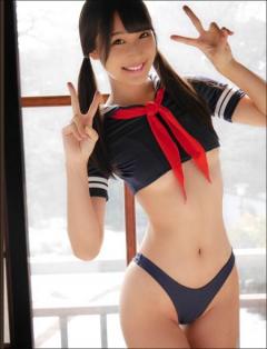 川崎あや、セーラー服×ハイレグの超セクシー衣装で悩殺
