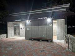 大阪沢良宜公園トイレ新しくなる。