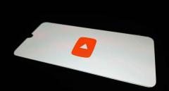 YouTube10万回再生の収入（広告収益）はいくら？3万円弱が目安も長さ/分野で変わる