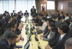 食料品の消費税「1％にすべき」意見あがらず 自民党の税制調査会で会合のイメージ画像