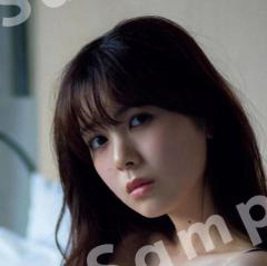 乃木坂46筒井あやめ、大人っぽさ際立つブラックランジェリー姿…封入特典ポストカード第5弾解禁のイメージ画像