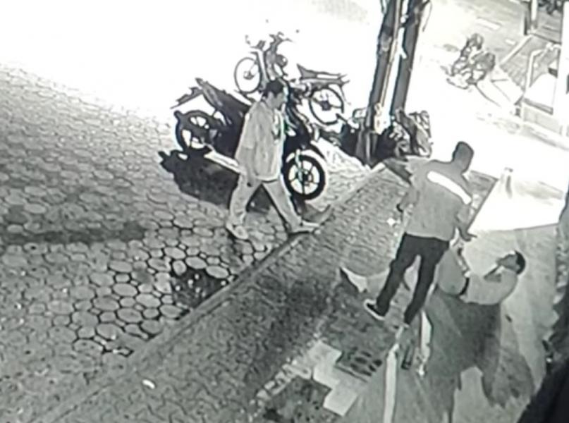 未明のパタヤ・ウォーキングストリート、外国人男性がバイタク運転手に殴られる タイ