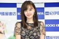 久住小春、ミニスカから美脚スラリ「スタイル良すぎ」「脚長い」と反響