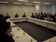 消費減税 業界団体「外食も税率ゼロに」 実務者会議で聞き取り