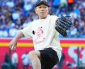 「宮迫ですッ！」ドジャース戦、緊張の始球式はワンバン投球 大谷らに恐縮「スーパースター。凄いなと」