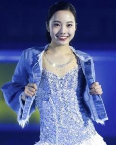「可愛いオーラ満点！」本田真凜が６年ぶりに披露した“リアル女子高生”姿にファン喝采「まだまだ現役JKでいける」「違和感ゼロ」のイメージ画像