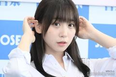 伊織もえ、色白バスト溢れる水着姿 三つ編みヘアも披露のイメージ画像