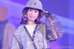元日向坂46東村芽依、素肌際立つキャミワンピで沖縄満喫「夏っぽくて素敵」「可愛い」