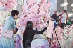 銀川市でライブ・ウエディング・ペインティングがトレンドに、最も幸せな瞬間を絵に―中国のイメージ画像