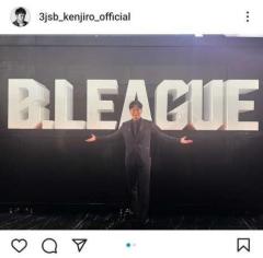 三代目JSB山下健二郎、MCとして登場した｢Bリーグアワードショー｣でのオフショットを披露のイメージ画像