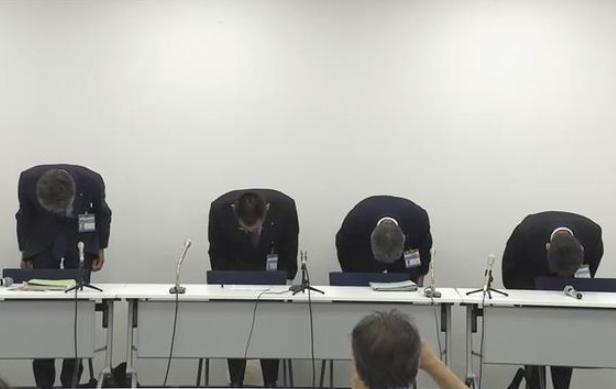 出張先からの移動中の電車内で女性のスカートの中を盗撮か、横浜市の中学校の校長（65）を書類送検